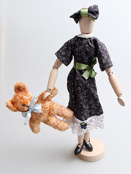 Авторская игрушка "Кукла с мишкой" Дерево, текстиль Ручная работа детских игр Автор Марлен Кандинская инфо 11531e.